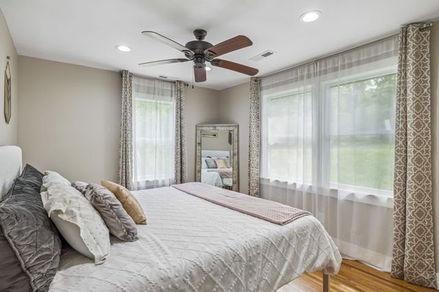 300 Finley Dr, Nashville, TN 37217