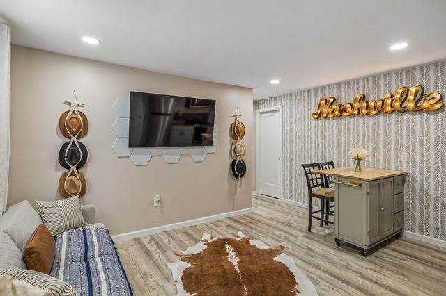 300 Finley Dr, Nashville, TN 37217