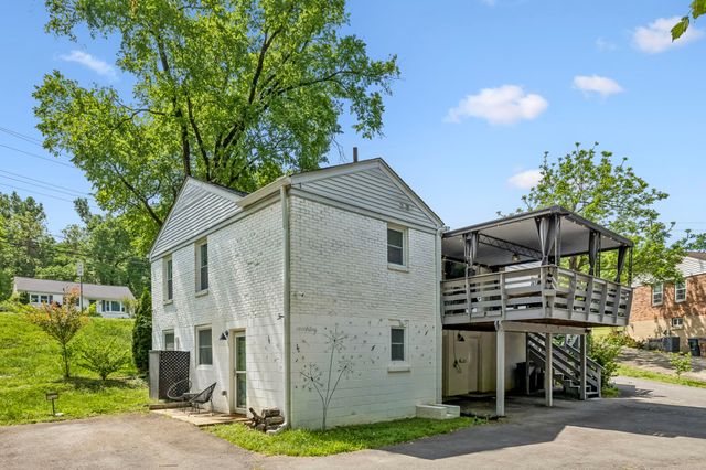 300 Finley Dr, Nashville, TN 37217