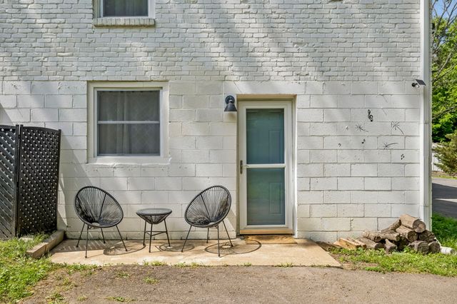 300 Finley Dr, Nashville, TN 37217