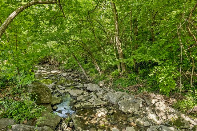 300 Finley Dr, Nashville, TN 37217