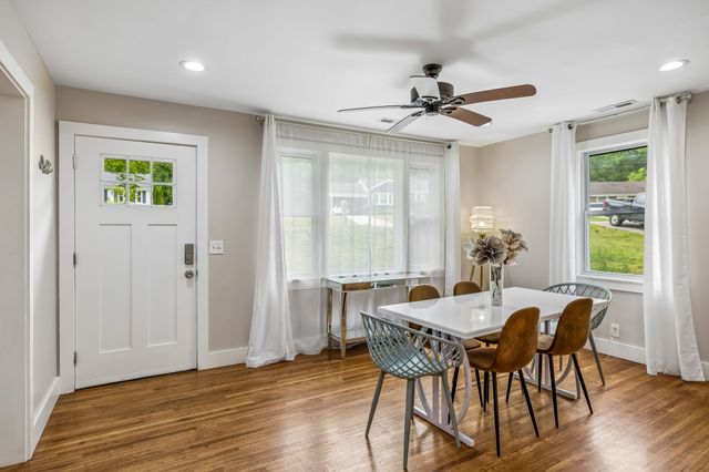 300 Finley Dr, Nashville, TN 37217