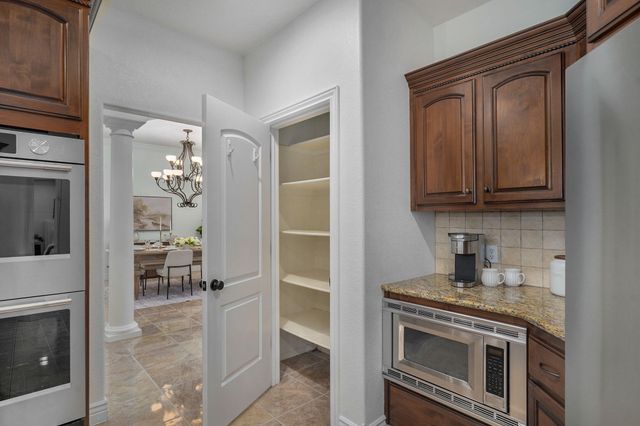 2001 N 7th Avenue, Ozark, MO 65721