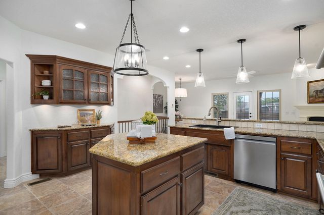 2001 N 7th Avenue, Ozark, MO 65721