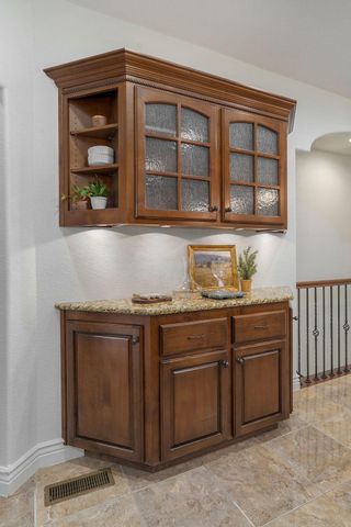 2001 N 7th Avenue, Ozark, MO 65721