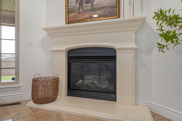 2001 N 7th Avenue, Ozark, MO 65721