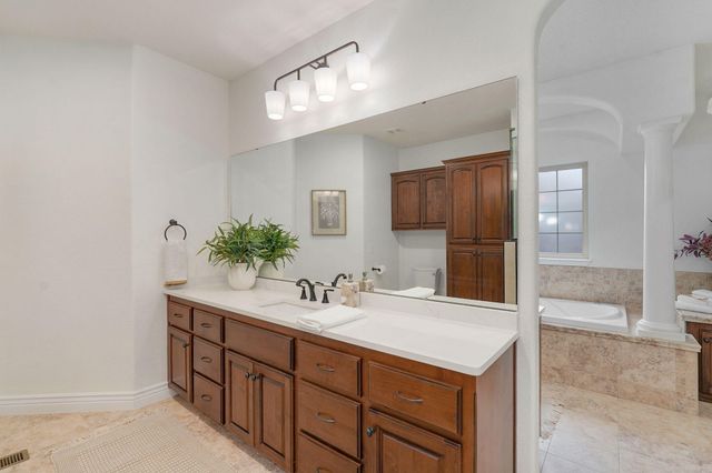 2001 N 7th Avenue, Ozark, MO 65721