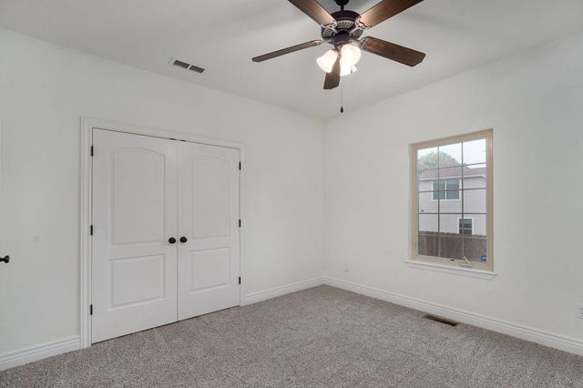 2001 N 7th Avenue, Ozark, MO 65721
