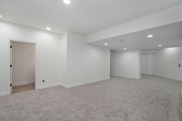 2001 N 7th Avenue, Ozark, MO 65721