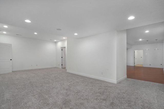 2001 N 7th Avenue, Ozark, MO 65721