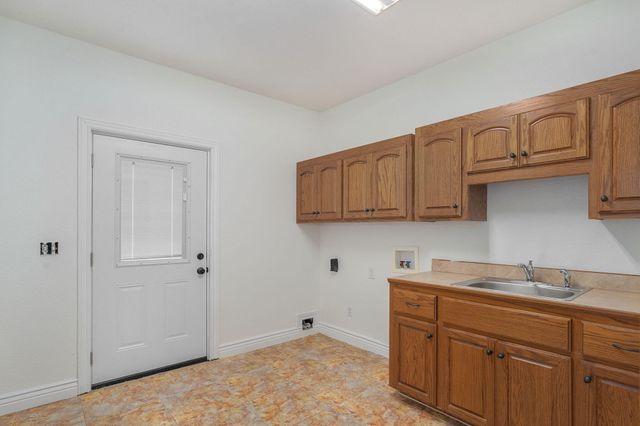 2001 N 7th Avenue, Ozark, MO 65721