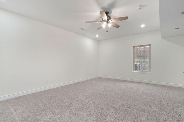 2001 N 7th Avenue, Ozark, MO 65721
