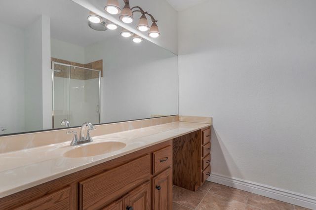 2001 N 7th Avenue, Ozark, MO 65721