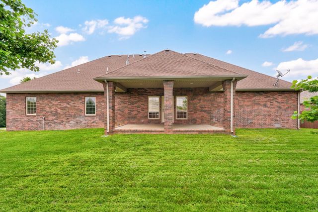 2001 N 7th Avenue, Ozark, MO 65721