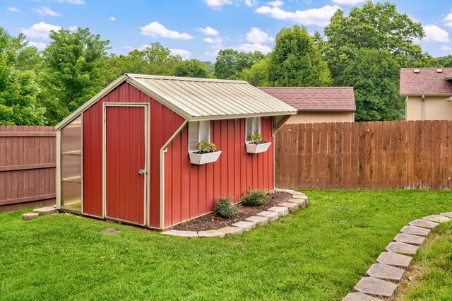 2001 N 7th Avenue, Ozark, MO 65721
