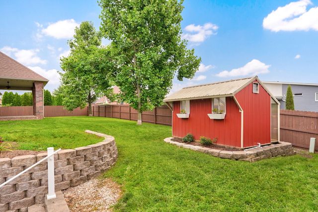 2001 N 7th Avenue, Ozark, MO 65721