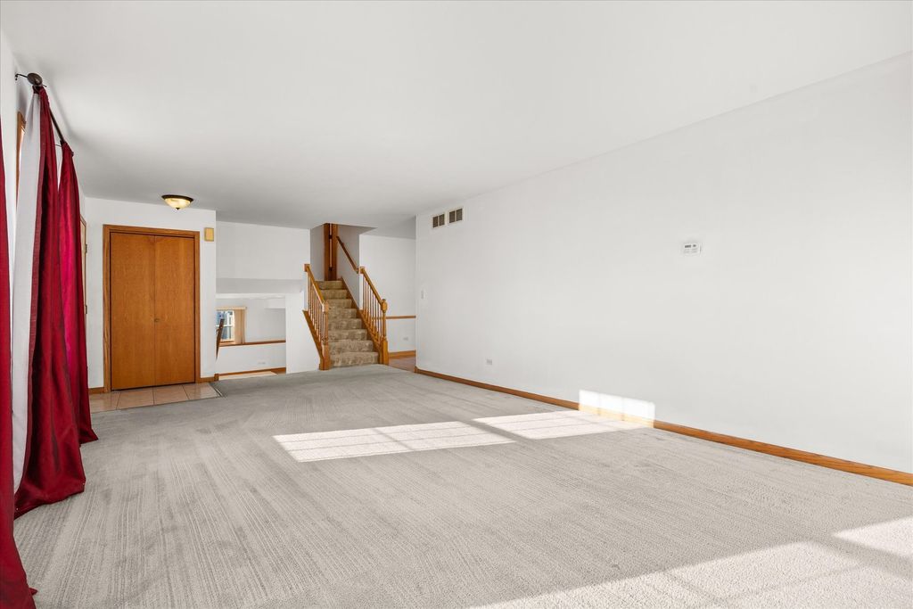 1807 LARKSPUR Drive, Plainfield, IL 60586 — photo 5