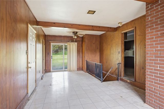 4104 Burnsire Dr, Irwin, PA 15642