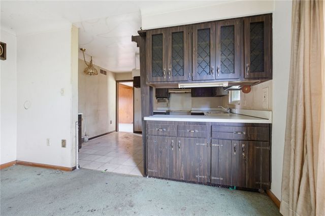 4104 Burnsire Dr, Irwin, PA 15642