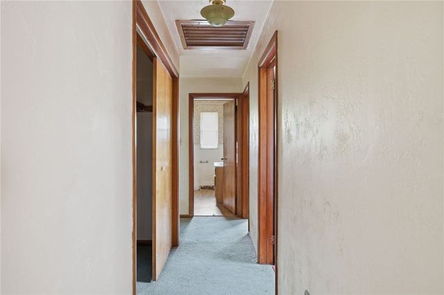 4104 Burnsire Dr, Irwin, PA 15642
