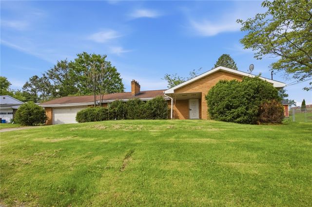 4104 Burnsire Dr, Irwin, PA 15642