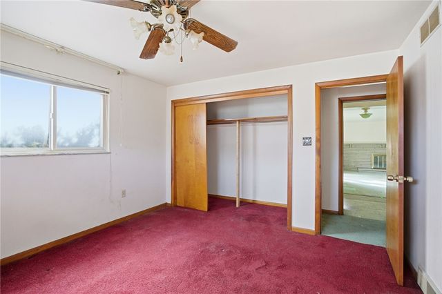 4104 Burnsire Dr, Irwin, PA 15642