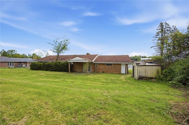 4104 Burnsire Dr, Irwin, PA 15642