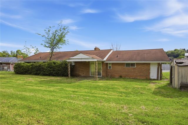 4104 Burnsire Dr, Irwin, PA 15642