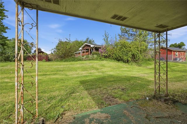 4104 Burnsire Dr, Irwin, PA 15642