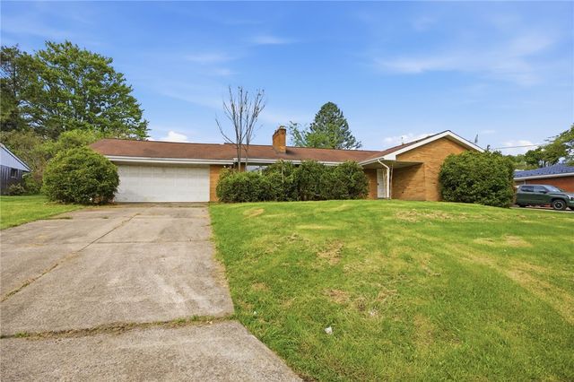 4104 Burnsire Dr, Irwin, PA 15642
