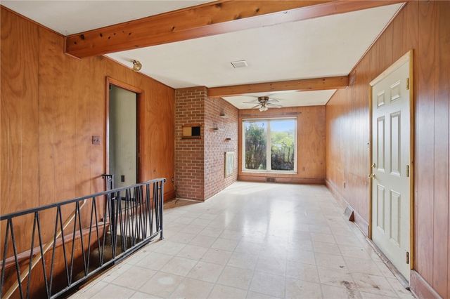 4104 Burnsire Dr, Irwin, PA 15642