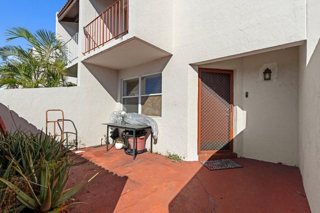 5909 SW 36th Court 14, Davie, FL 33314