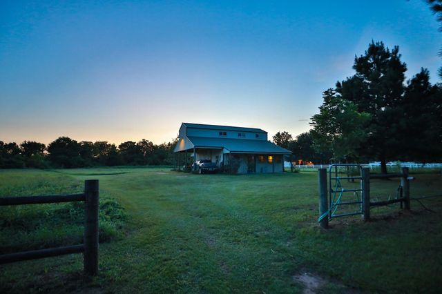 535 Hunters Creek Way, Hockley, TX 77447