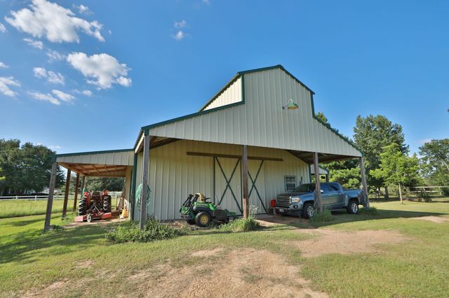 535 Hunters Creek Way, Hockley, TX 77447
