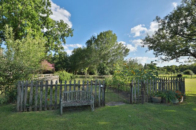 535 Hunters Creek Way, Hockley, TX 77447