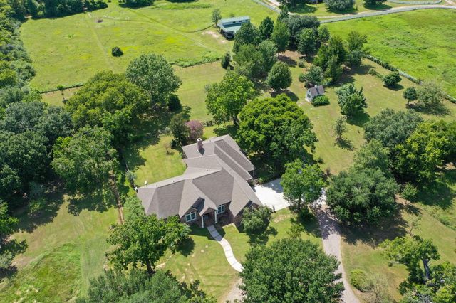 535 Hunters Creek Way, Hockley, TX 77447