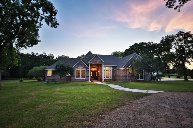 535 Hunters Creek Way, Hockley, TX 77447
