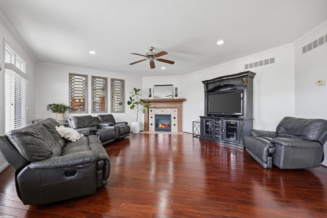 16465 Bishopsgate Drive, Macomb Twp, MI 48044