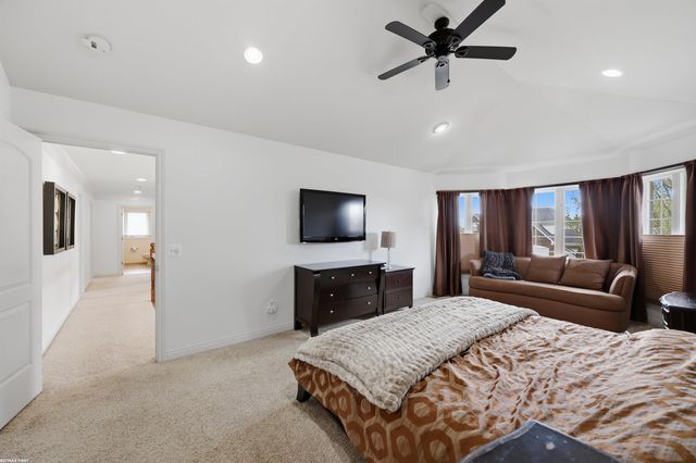 16465 Bishopsgate Drive, Macomb Twp, MI 48044
