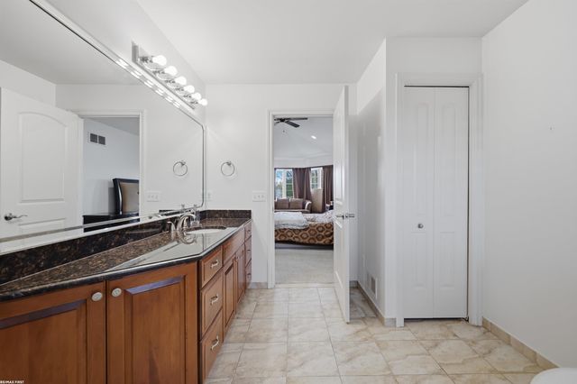 16465 Bishopsgate Drive, Macomb Twp, MI 48044