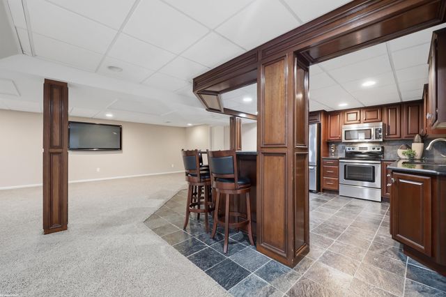 16465 Bishopsgate Drive, Macomb Twp, MI 48044