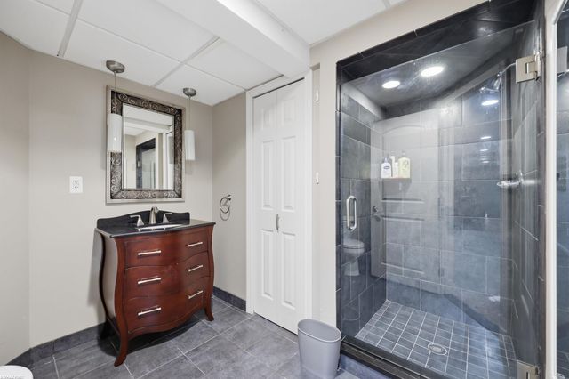 16465 Bishopsgate Drive, Macomb Twp, MI 48044