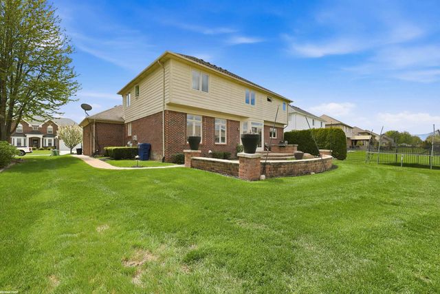 16465 Bishopsgate Drive, Macomb Twp, MI 48044