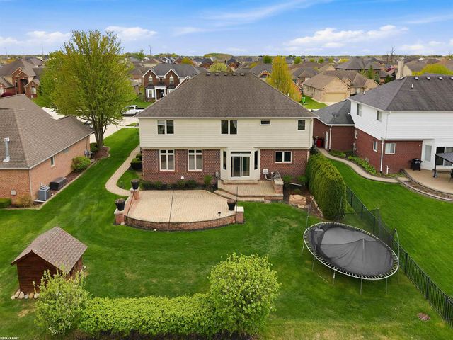 16465 Bishopsgate Drive, Macomb Twp, MI 48044