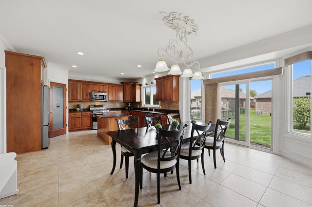 16465 Bishopsgate Drive, Macomb Twp, MI 48044