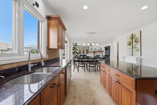 16465 Bishopsgate Drive, Macomb Twp, MI 48044