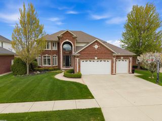 16465 Bishopsgate Drive, Macomb Twp, MI 48044