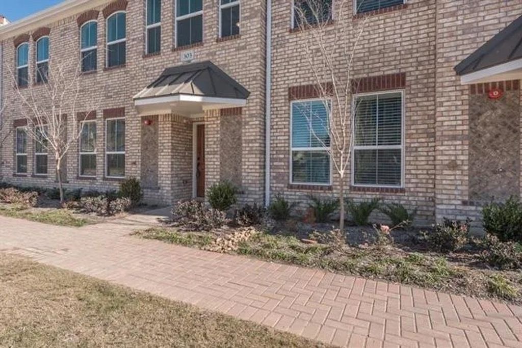 303 Lily Lane, Lewisville, TX 75057
