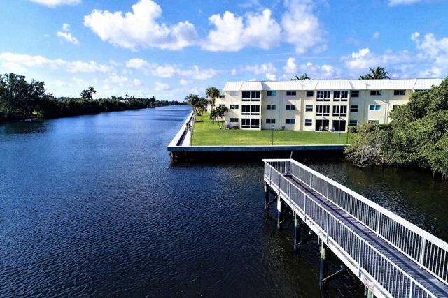34 Colonial Club Drive 202, Boynton Beach, FL 33435