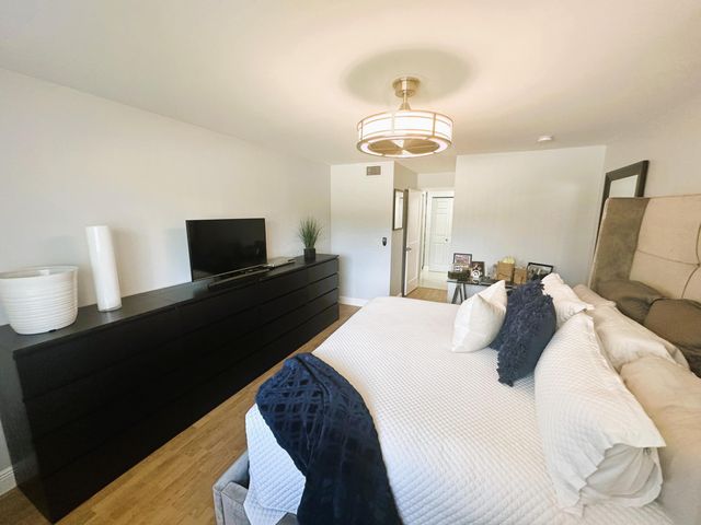 34 Colonial Club Drive 202, Boynton Beach, FL 33435